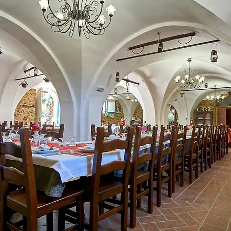 Agriturismo Conte Ruggero *