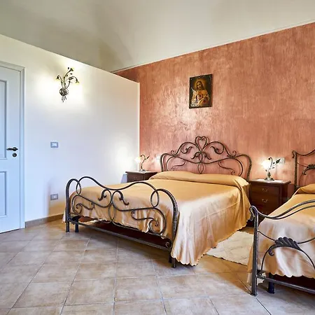Agriturismo Conte Ruggero *