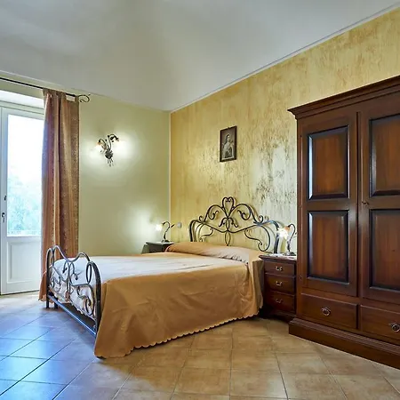 Agriturismo Conte Ruggero Farm stay